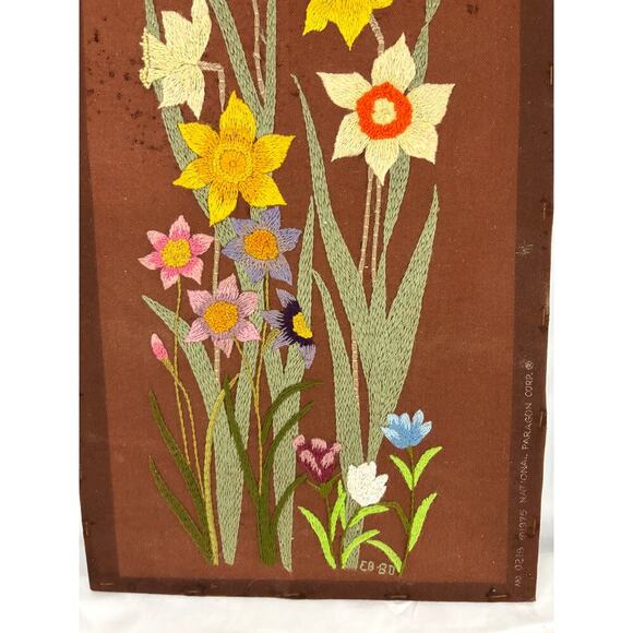 VTG Crewel Floral Daffodil Paragon Needlepoint 70s Unframed Wall Art 14"x24" - Picture 8 of 12